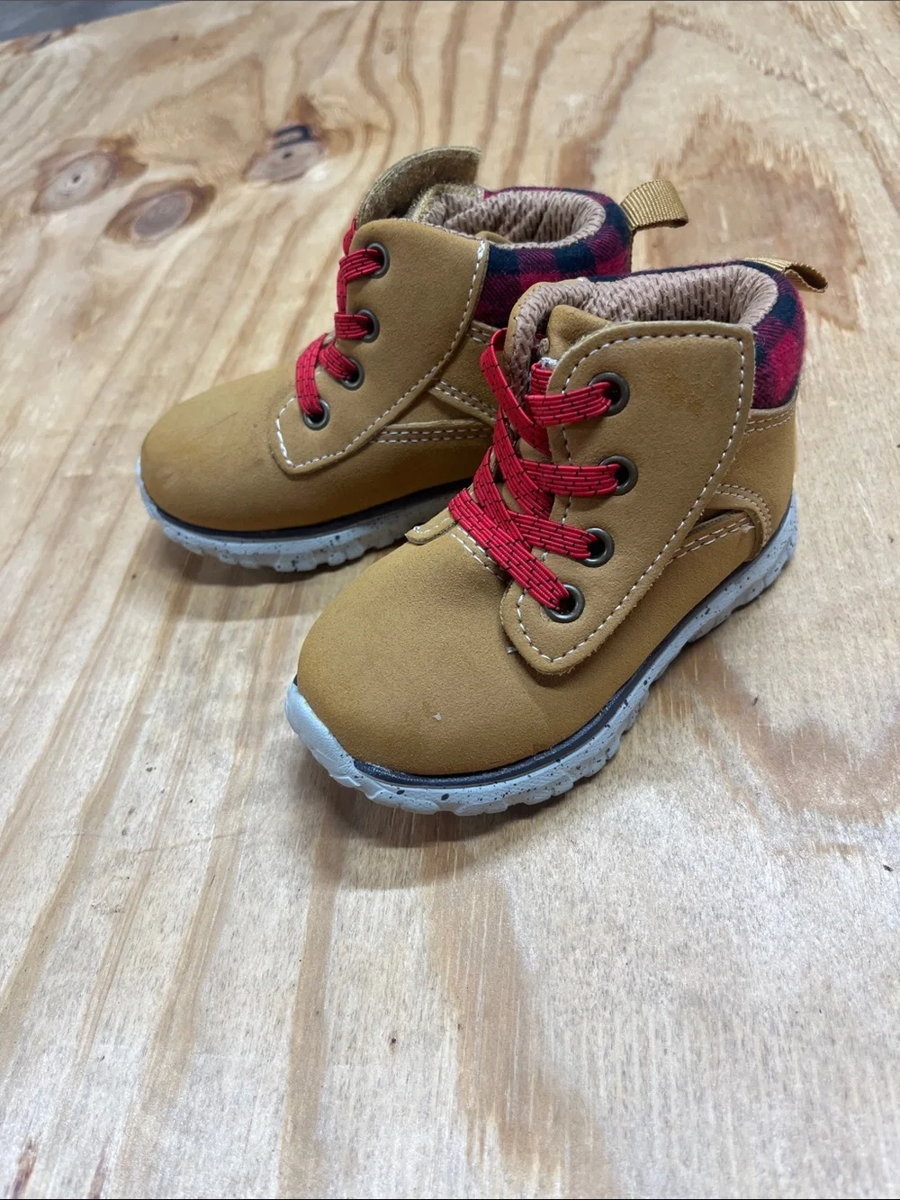 Kids Casual Lace-Up Boot in Tan with Red Accents baby boy timberland size 5 5c